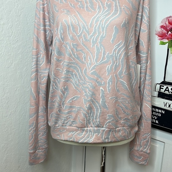 NWOT P.J. Salvage Printed Relaxed Fit Pajama Top XS - Picture 5 of 8